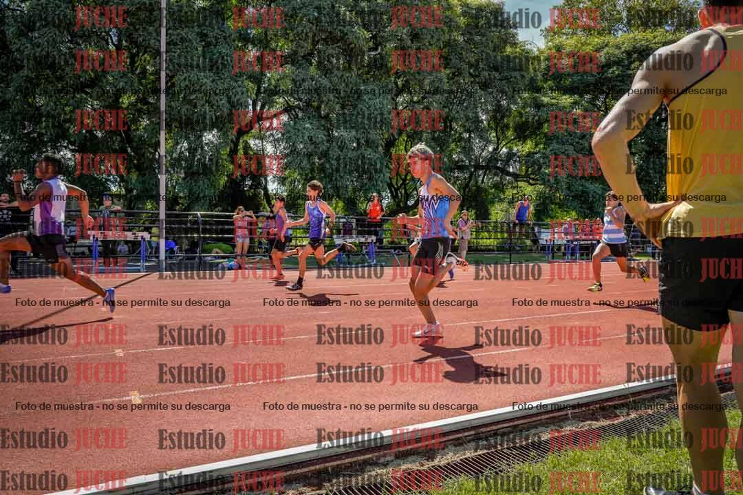 Fotos de los 80 m de varones