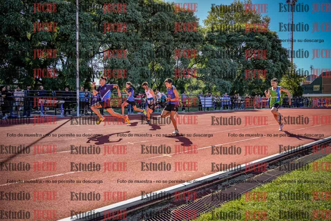 Fotos de los 80 m de varones