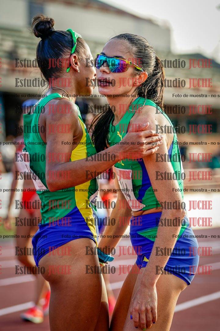 Fotos de algunos extras y podios del día 1