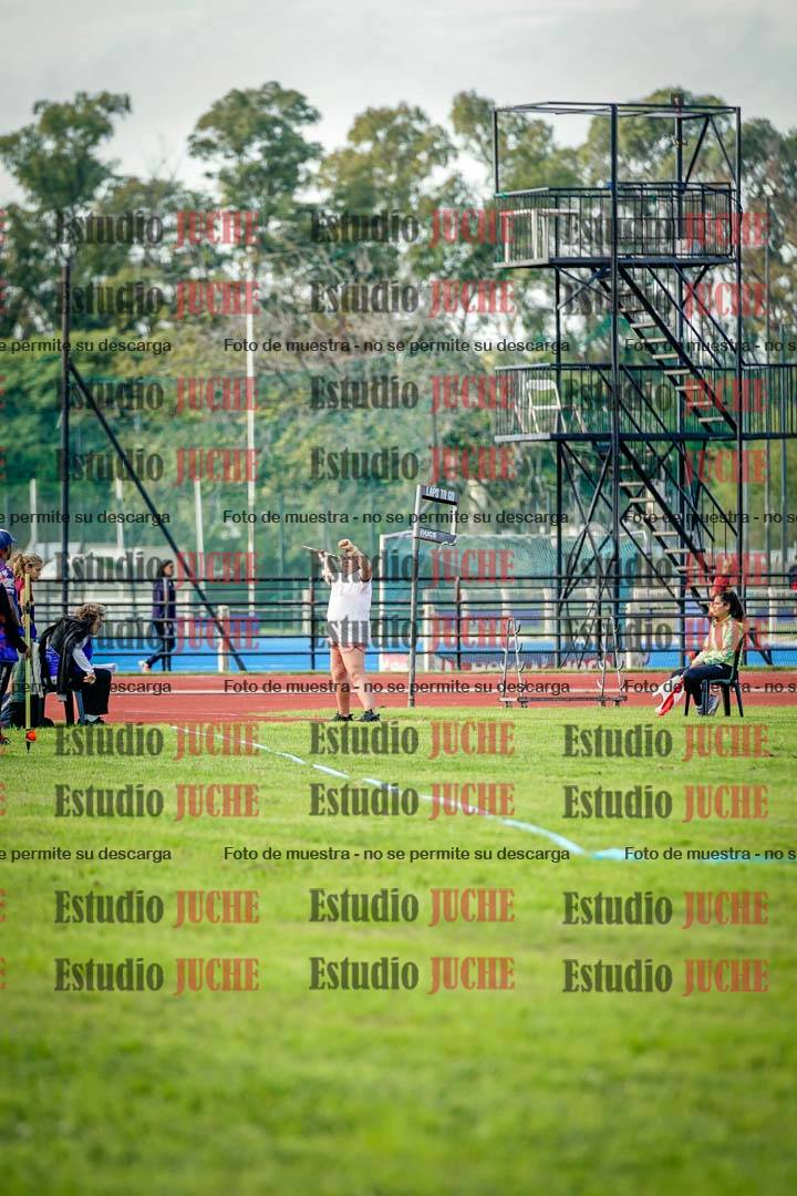Fotos del lanzamiento de jabalina de mujeres y varones - U14