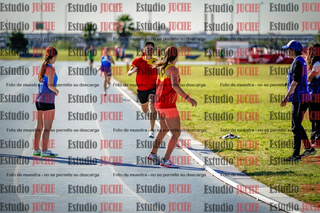 Fotos de las postas 8x300 m mixtas