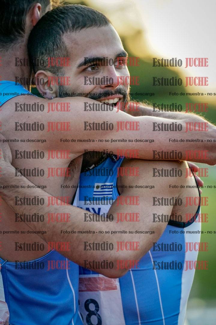 Fotos de algunos extras y podios del día 2
