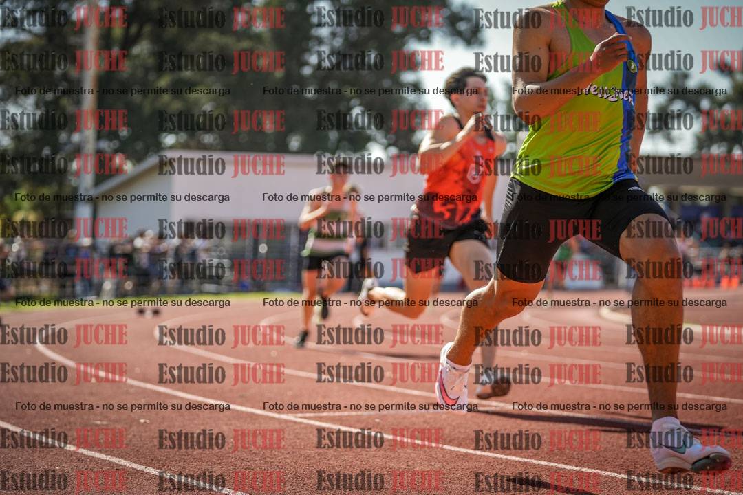 Fotos de los 400 m llanos de varones