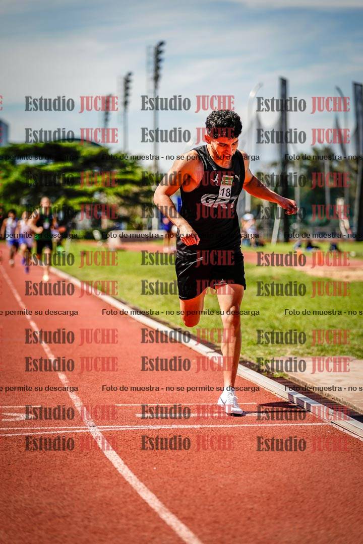 Fotos de los 800 m llanos de varones