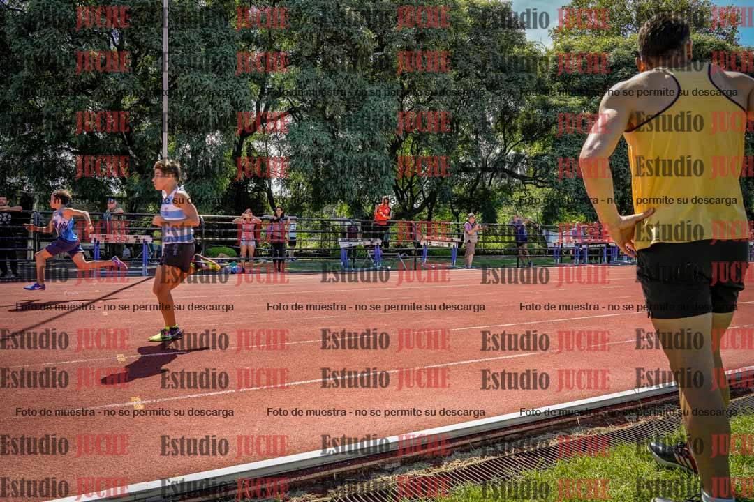 Fotos de los 80 m de varones