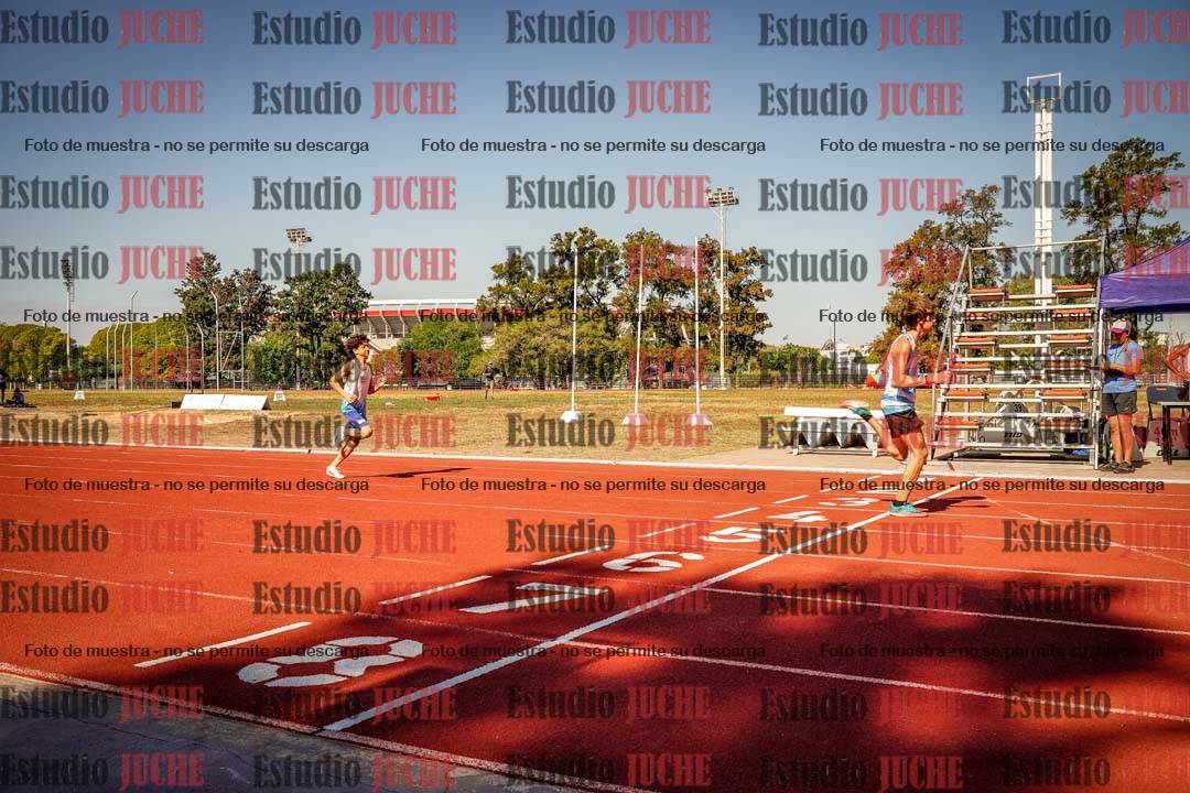 Fotos de los 400 m llanos de varones