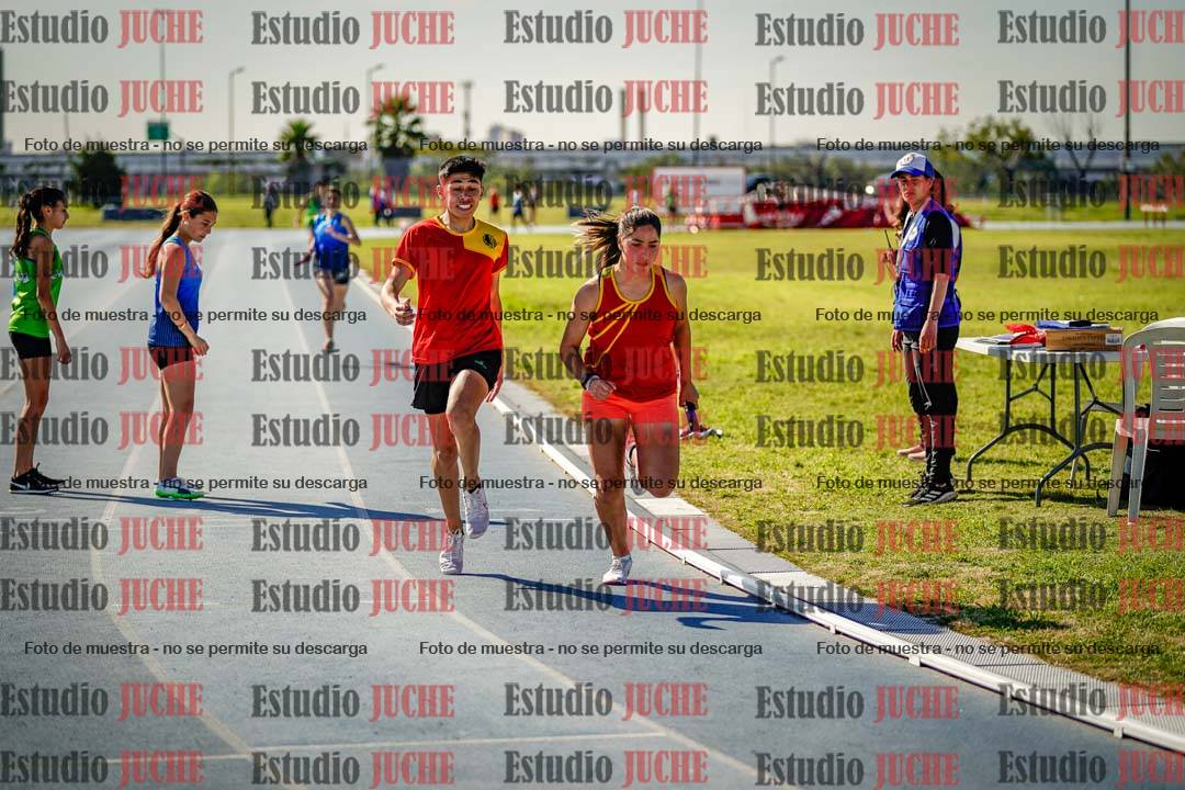 Fotos de las postas 8x300 m mixtas