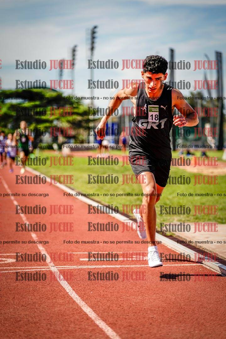 Fotos de los 800 m llanos de varones