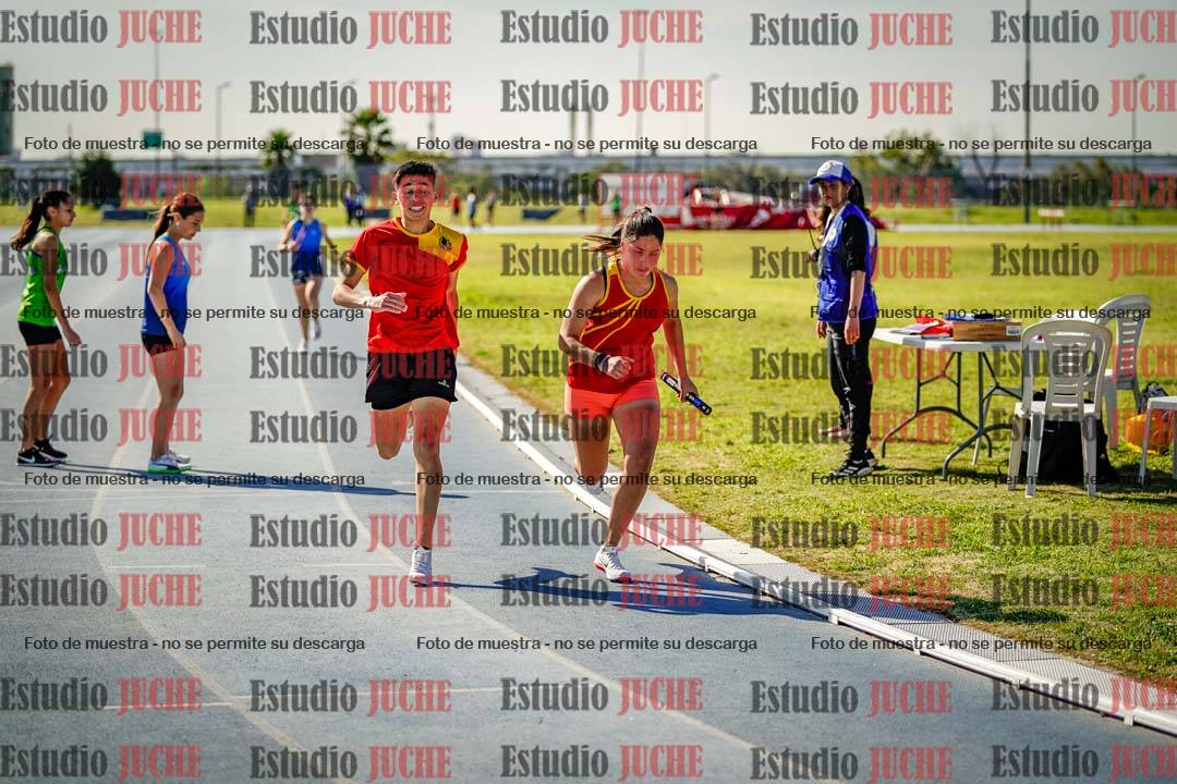 Fotos de las postas 8x300 m mixtas