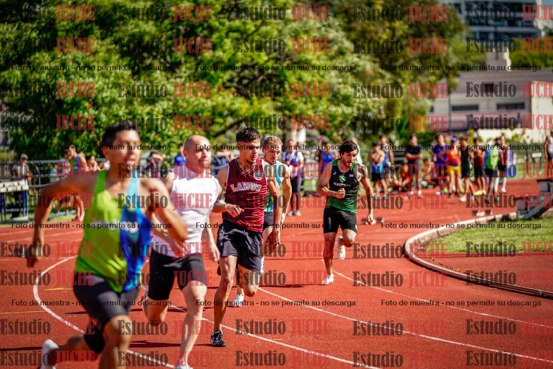 Fotos de los 200 m llanos de varones