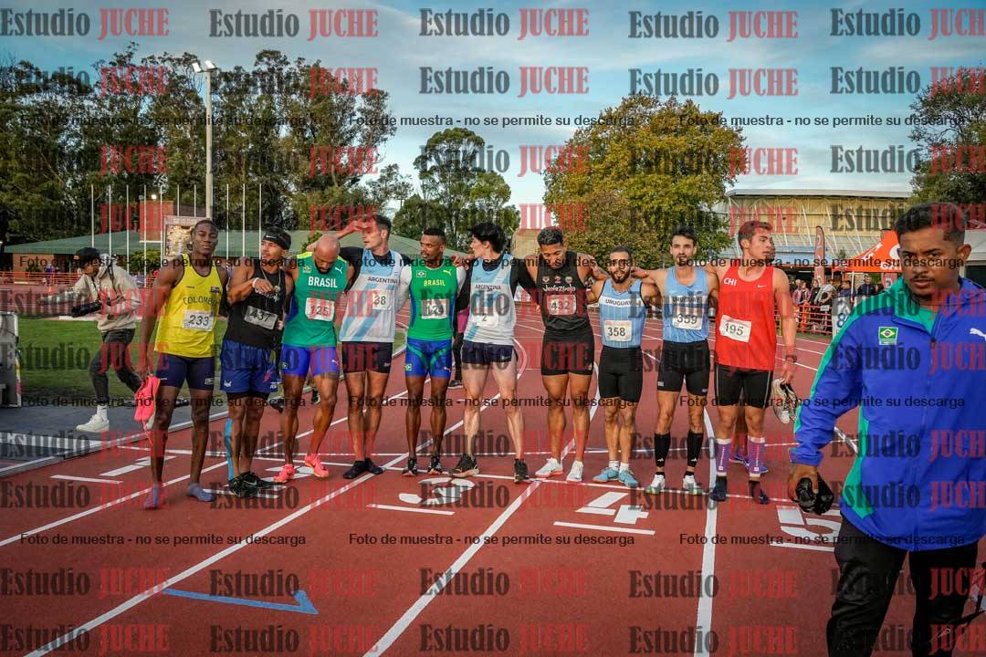 Fotos de algunos extras y podios del día 2