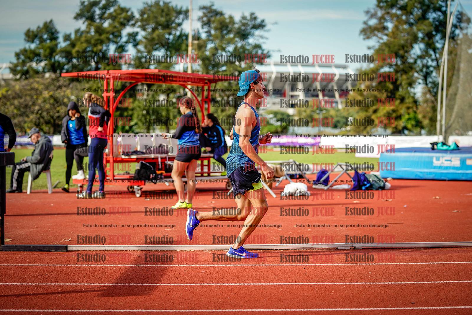 Fotos de los 3000 m con obstáculos de varones
