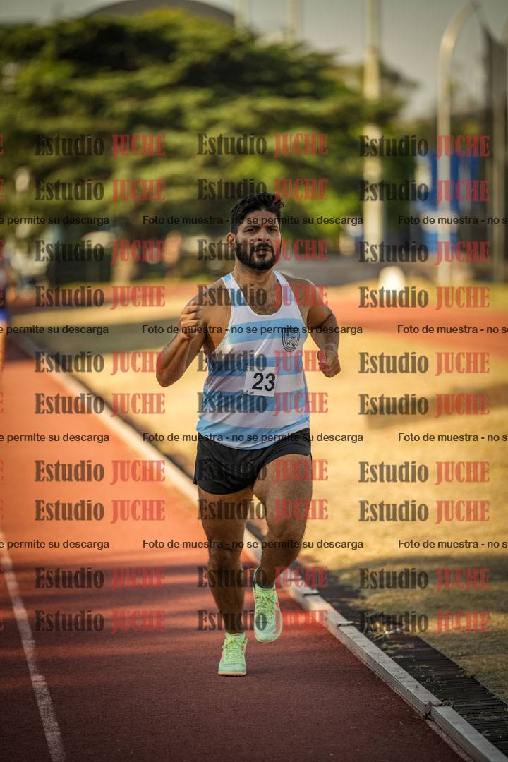Fotos de los 800 m llanos de varones