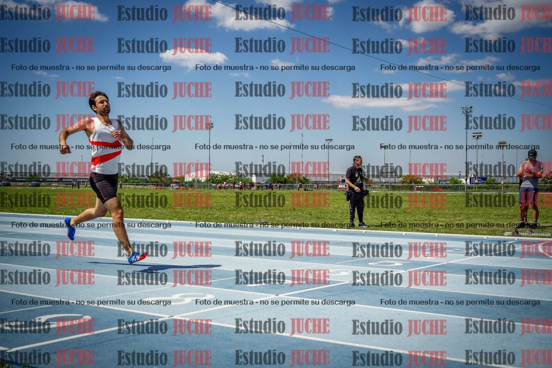 Fotos de los 400 m llanos de varones