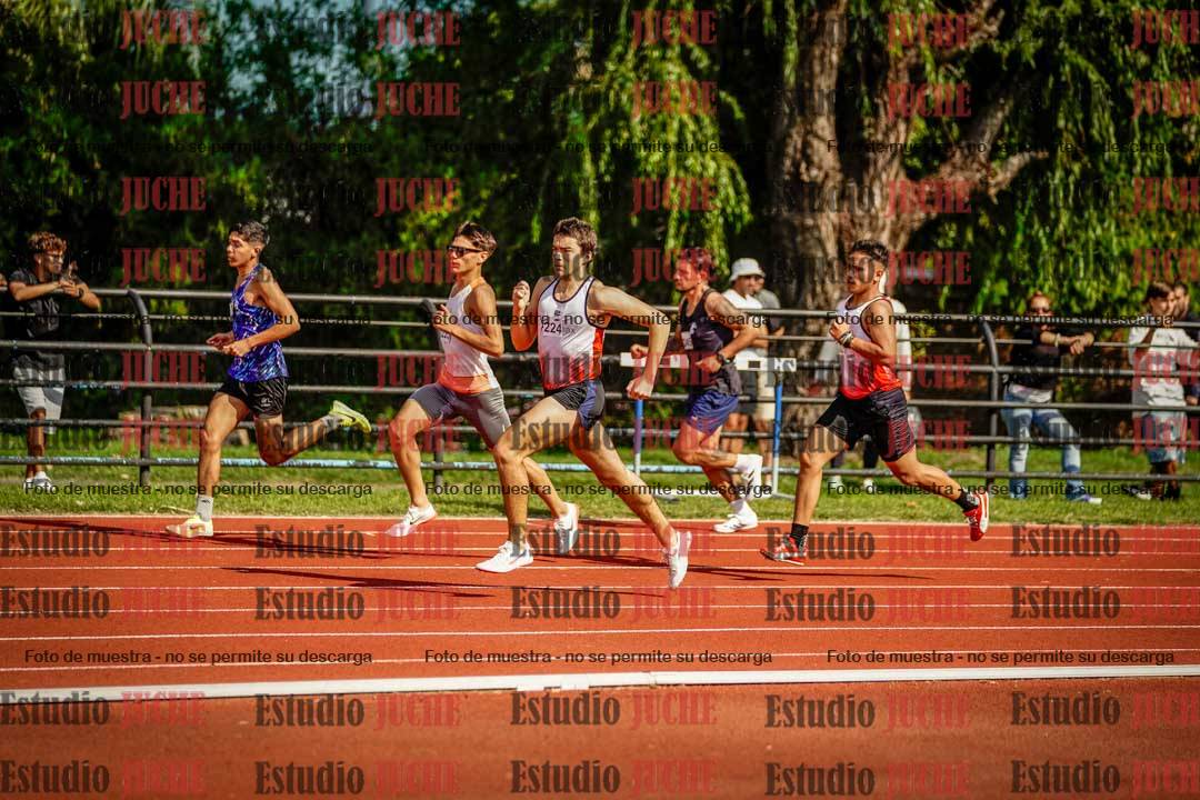 Fotos de los 800 m llanos de varones