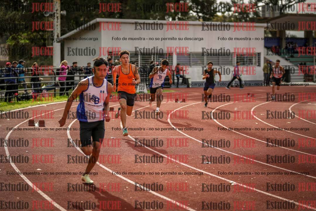 Fotos de los 400 m llanos de varones
