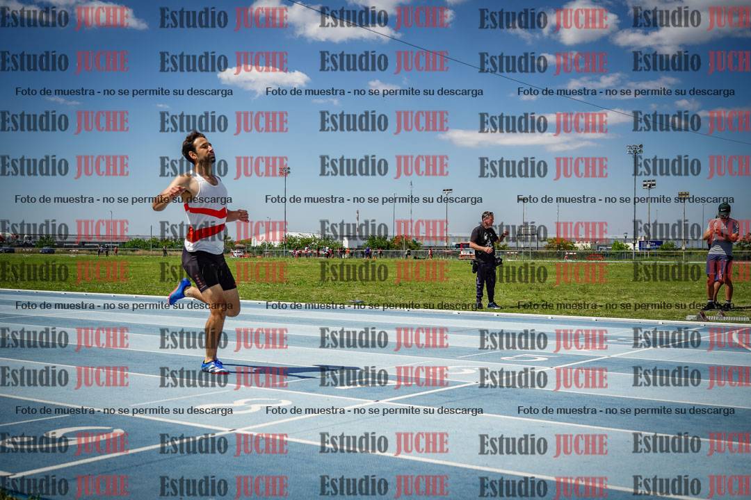 Fotos de los 400 m llanos de varones
