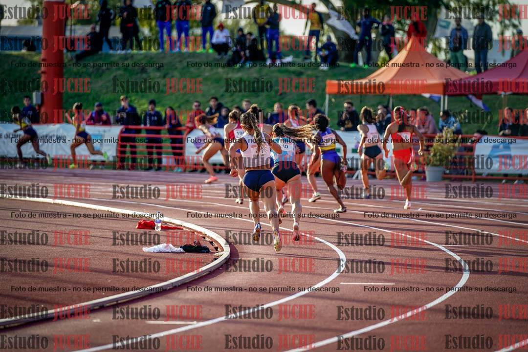 Fotos de los relevos 4x100 m de mujeres