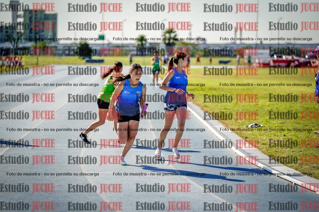 Fotos de las postas 8x300 m mixtas