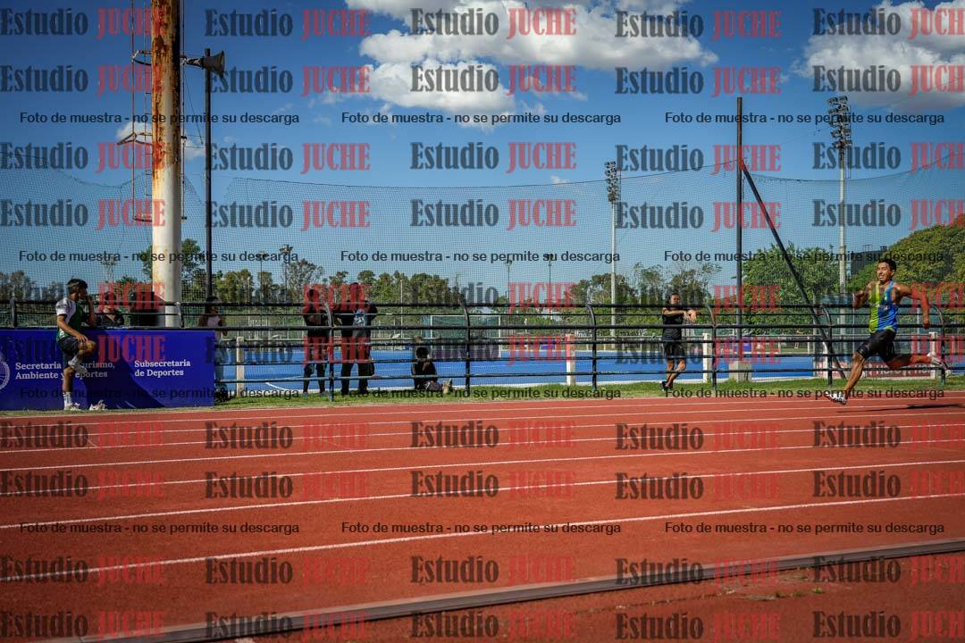Fotos de los 200 m llanos de varones