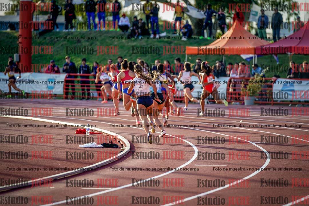 Fotos de los relevos 4x100 m de mujeres