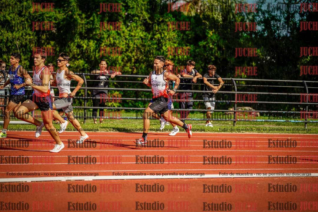 Fotos de los 800 m llanos de varones