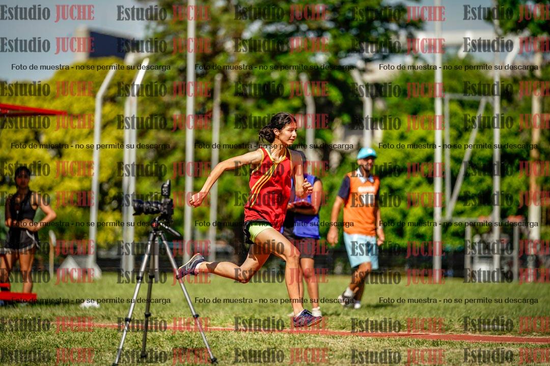 Fotos del salto en largo de mujeres