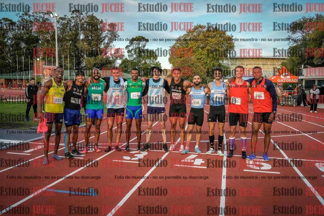 Fotos de algunos extras y podios del día 2