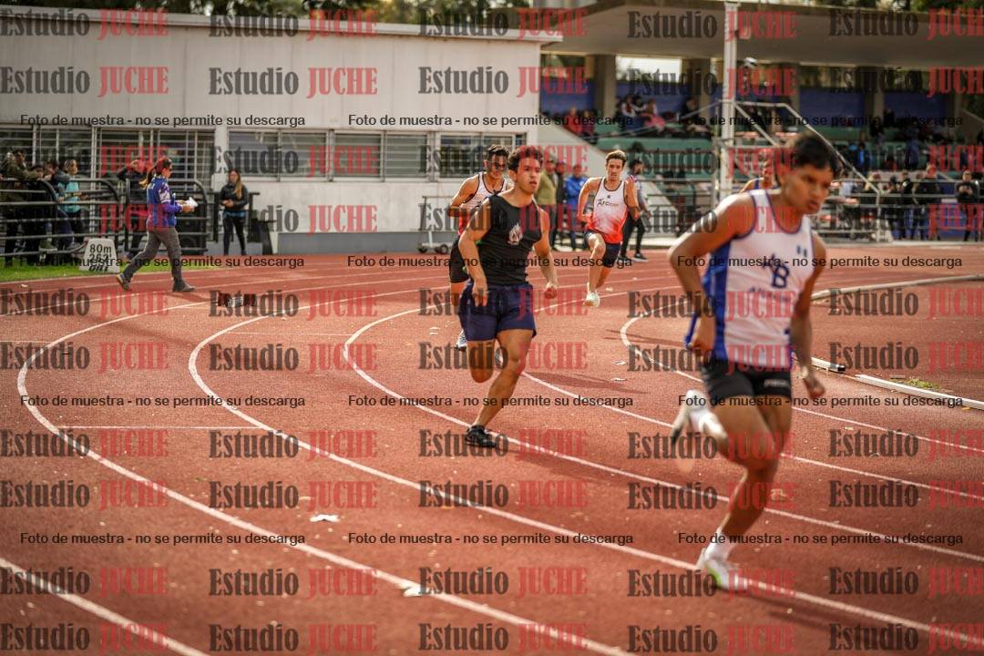 Fotos de los 400 m llanos de varones