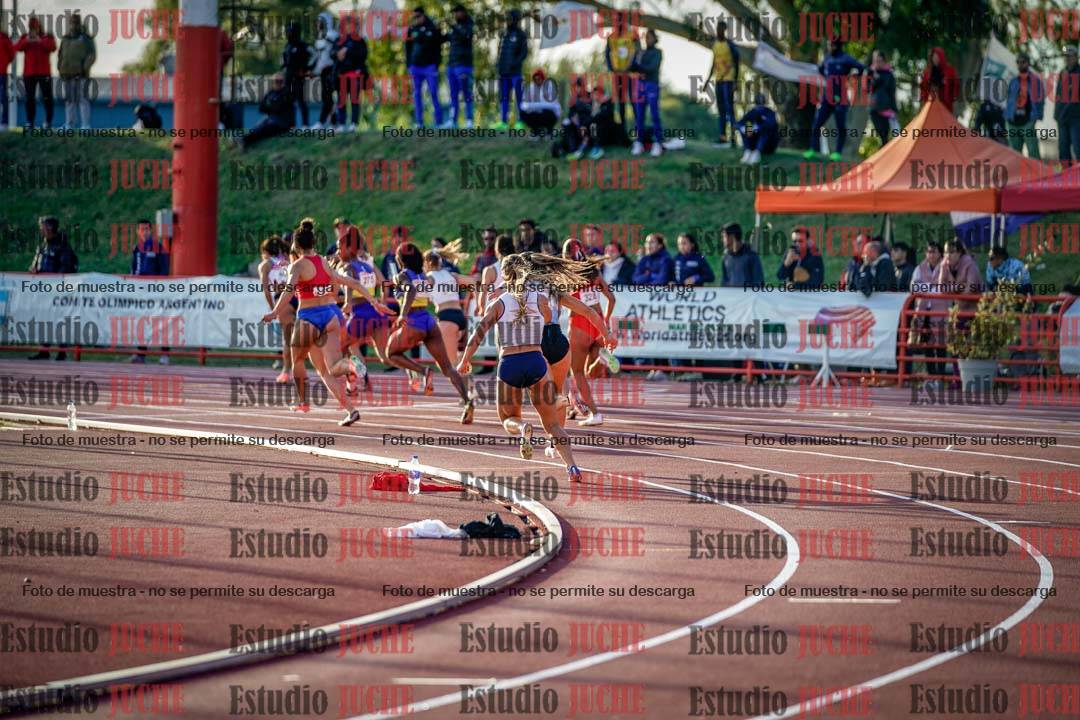 Fotos de los relevos 4x100 m de mujeres