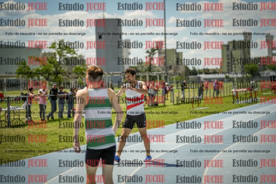 Fotos de los 400 m llanos de varones