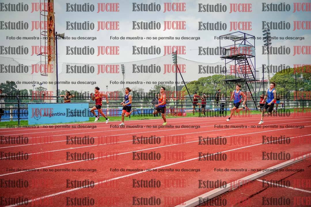 Fotos de los 200 m llanos de varones