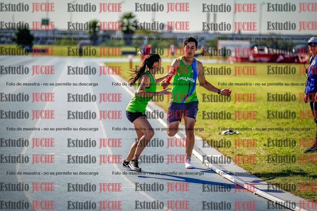 Fotos de las postas 8x300 m mixtas