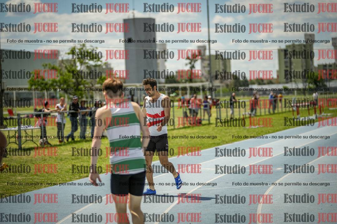 Fotos de los 400 m llanos de varones