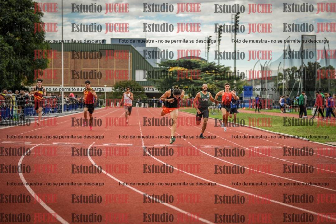 Fotos de los 400 m llanos de varones