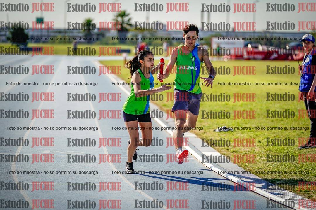 Fotos de las postas 8x300 m mixtas