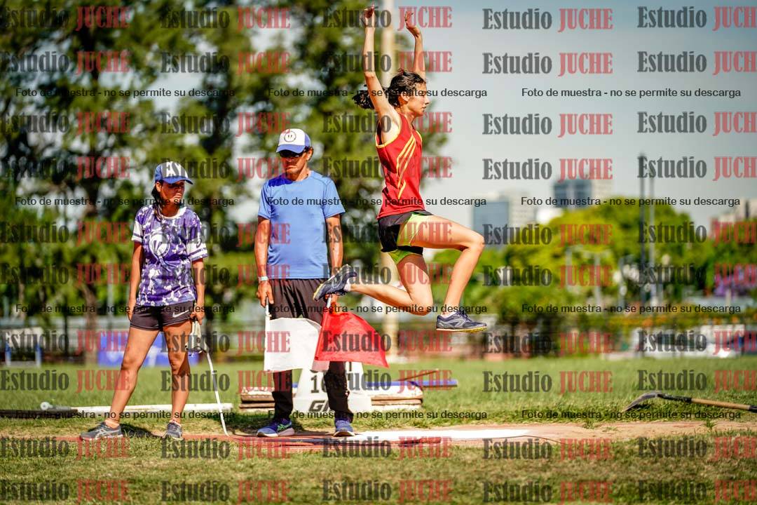 Fotos del salto en largo de mujeres