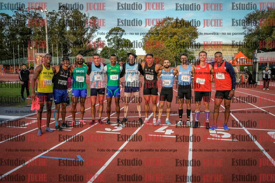 Fotos de algunos extras y podios del día 2