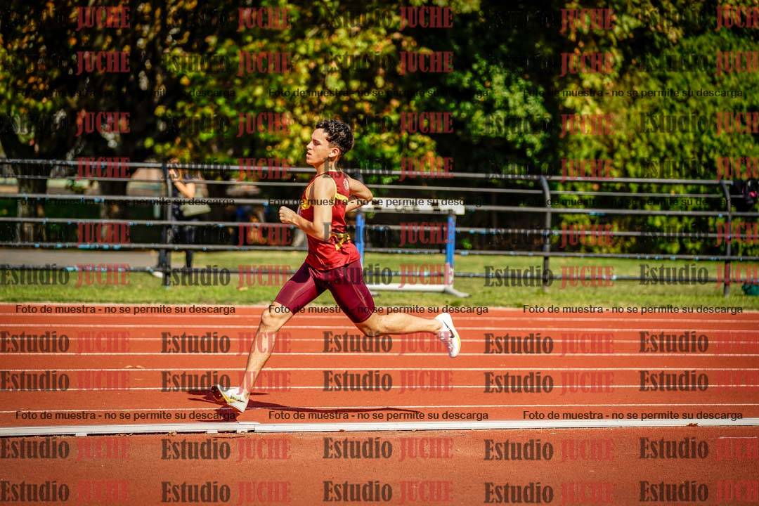 Fotos de los 800 m llanos de varones