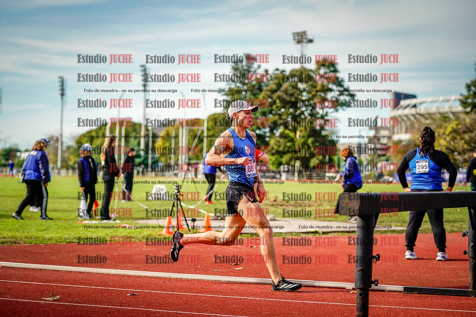 Fotos de los 3000 m con obstáculos de varones