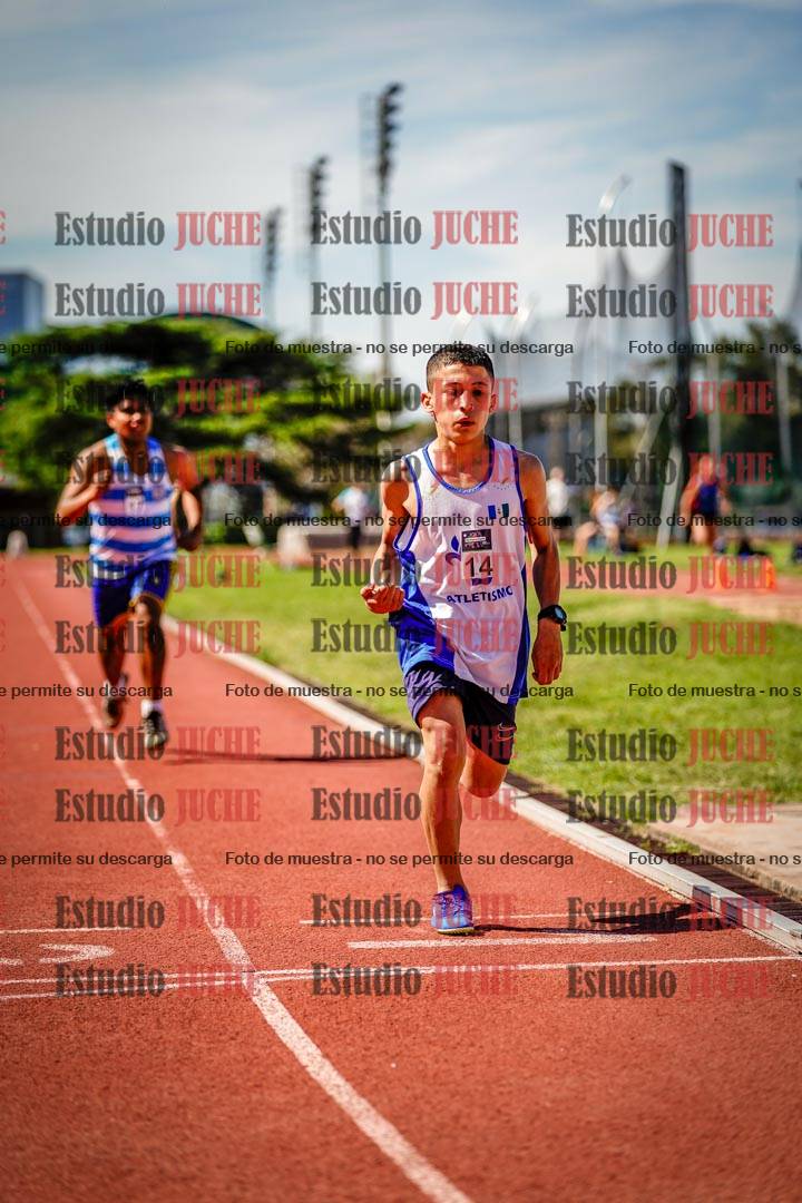 Fotos de los 800 m llanos de varones