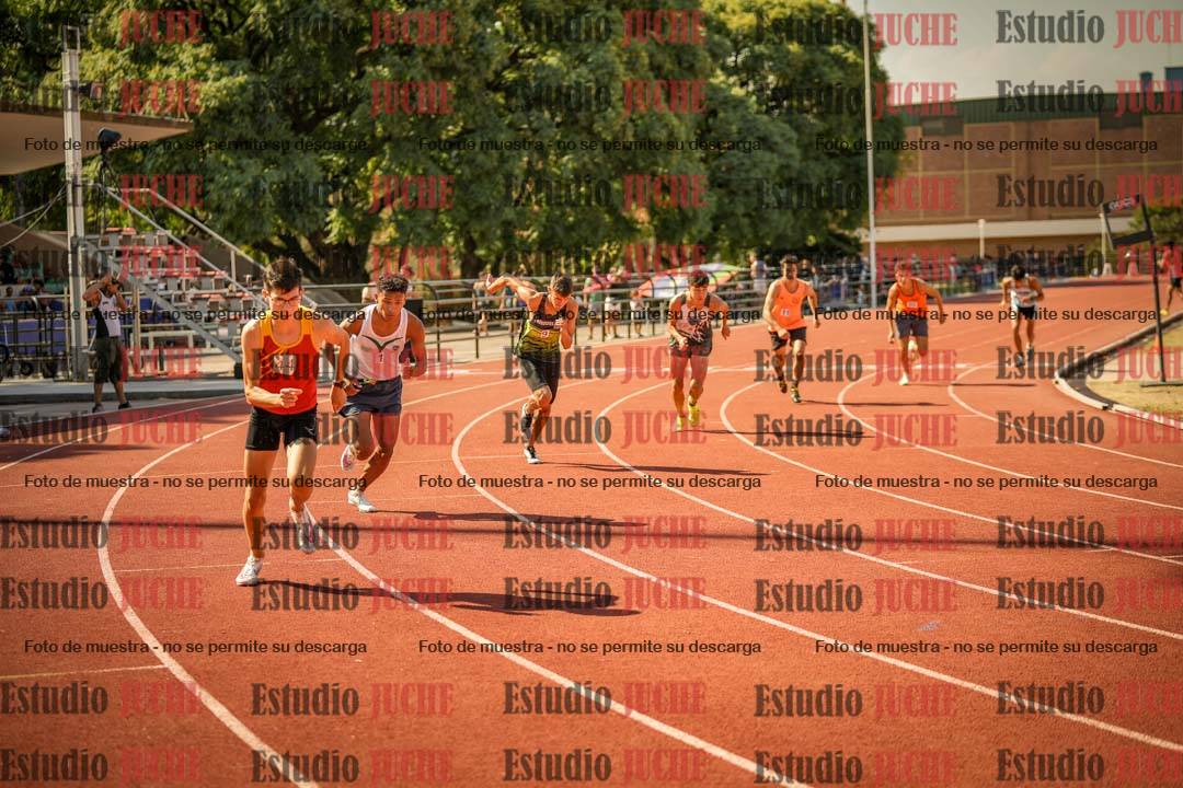 Fotos de los 800 m llanos de varones