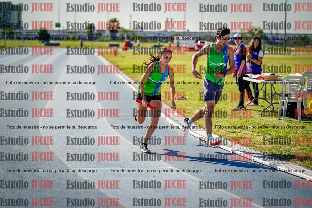 Fotos de las postas 8x300 m mixtas