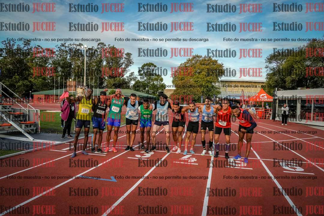 Fotos de algunos extras y podios del día 2