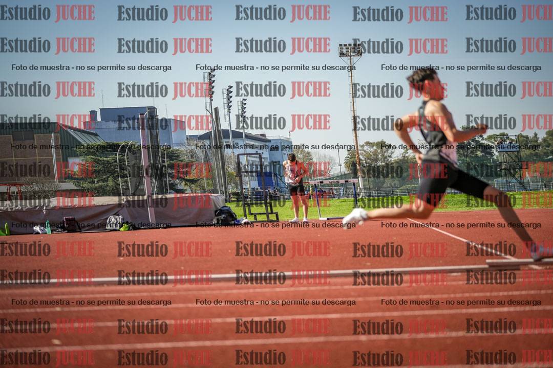 Fotos de los 400 m llanos de varones