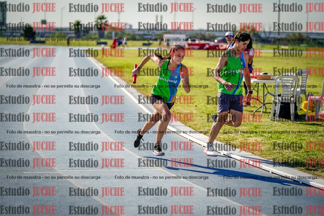 Fotos de las postas 8x300 m mixtas