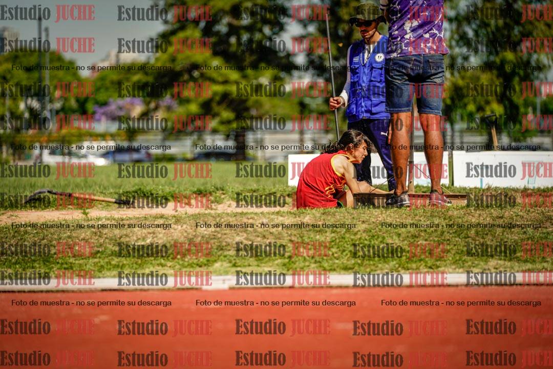 Fotos del salto en largo de mujeres