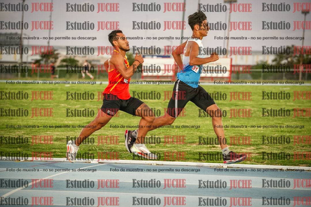 Fotos de los 3000 m llanos de varones