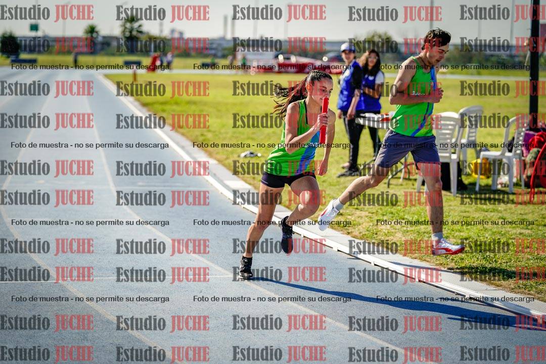 Fotos de las postas 8x300 m mixtas