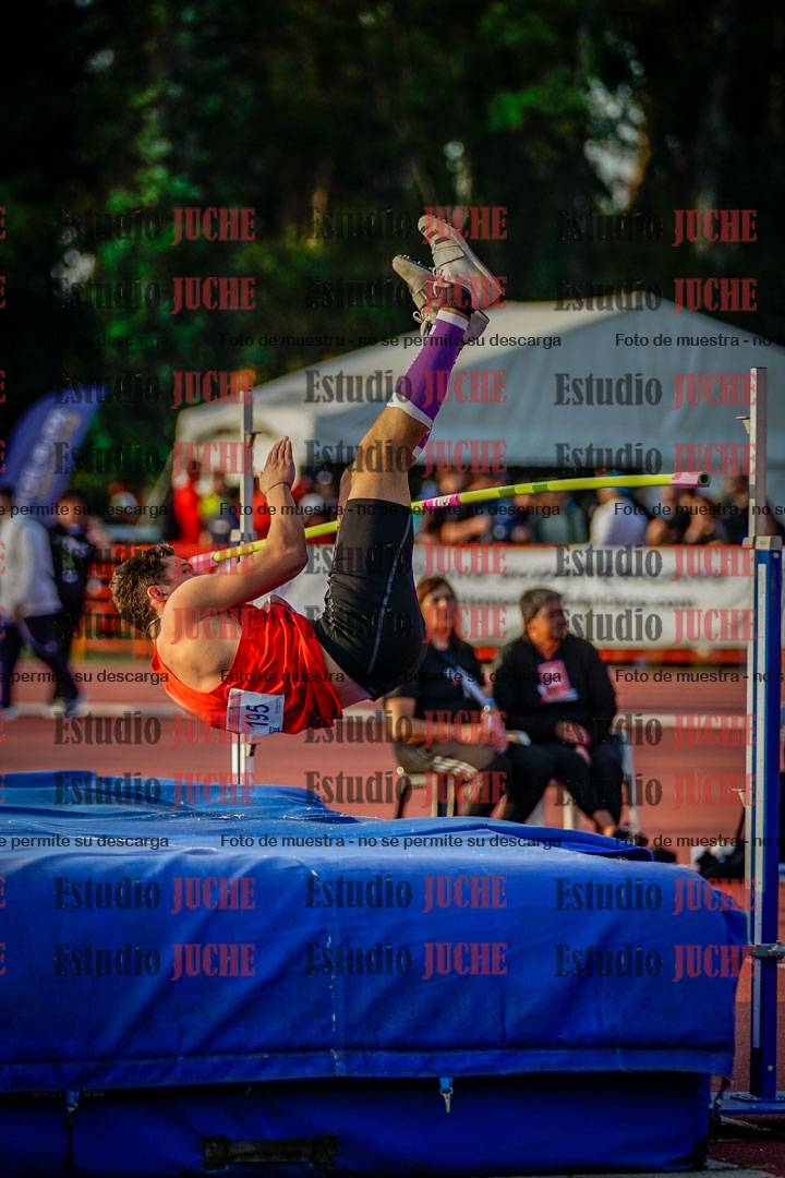 Fotos del salto en alto de varones - deca 4